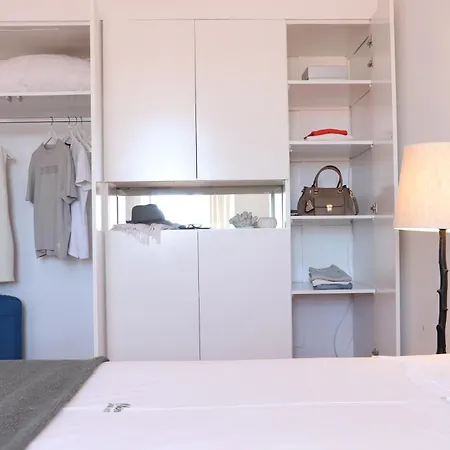 The Canary - Spacious Apartment At Downtown With Views-2